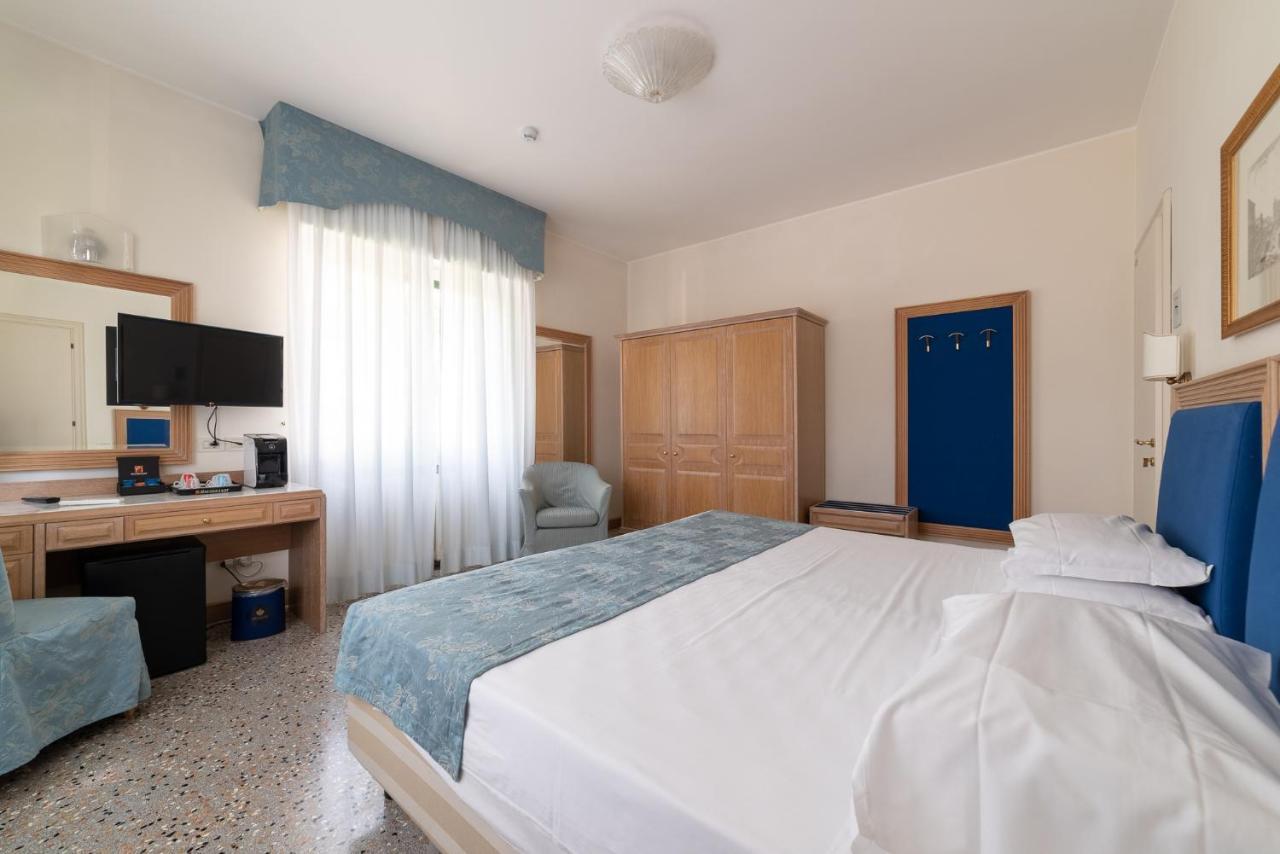 Hotel La Dependance By Casa Bianca Lido di Jesolo Esterno foto