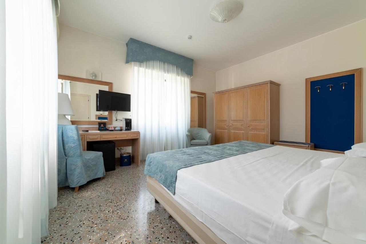 Hotel La Dependance By Casa Bianca Lido di Jesolo Esterno foto