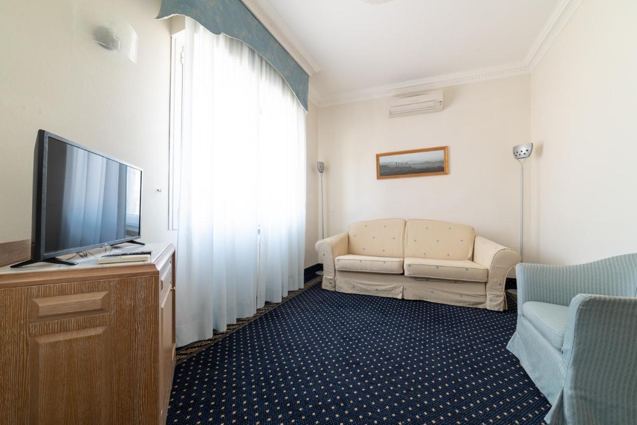 Hotel La Dependance By Casa Bianca Lido di Jesolo Esterno foto